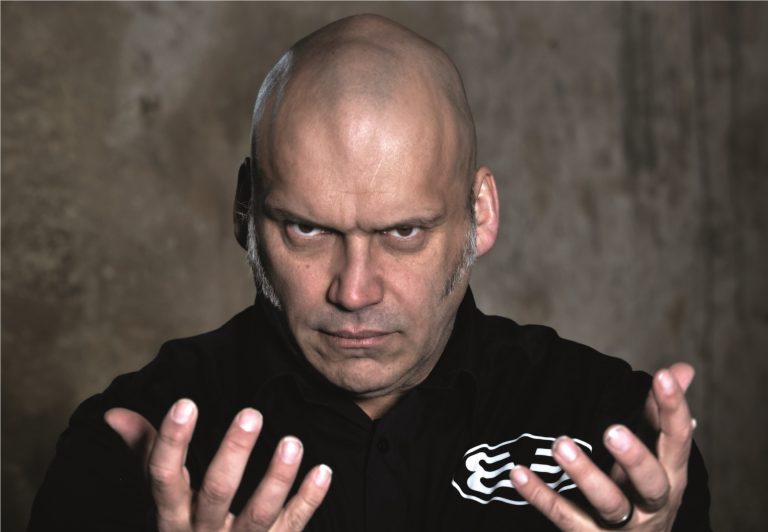 BLAZE BAYLEY presenta nuevo disco en solitario y reunión de WOLFSBANE