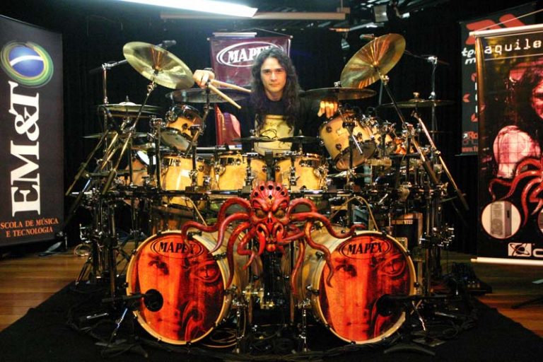 AQUILES PRIESTER: BATERISTA DE LA PROXIMA GIRA DE W.A.S.P.