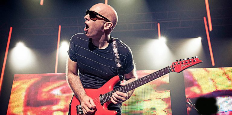 NUEVO DISCO DE SATRIANI EN ENERO