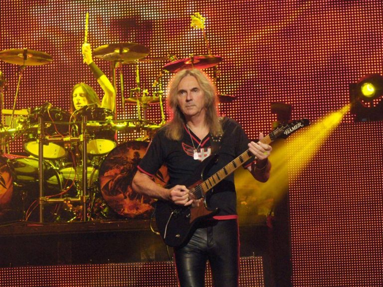 GLENN TIPTON, ENFERMO, ABANDONA JUDAS PRIEST