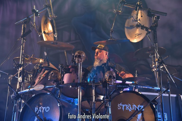 PATO STRUNZ: A LAS CANCIONES DE LA H LAS LLEVO EN EL CORAZON